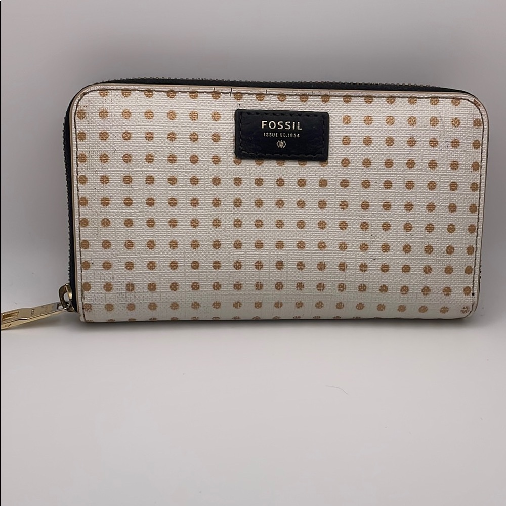 Fossil Cream and Brown Continental Wallet with Zip-Around Closure - Picture 1 of 5